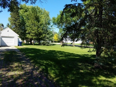 ABSOLUTE REAL ESTATE Residential Home w/Beautiful Lot - image 7