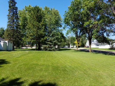 ABSOLUTE REAL ESTATE Residential Home w/Beautiful Lot - image 17