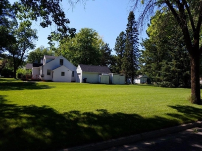 ABSOLUTE REAL ESTATE Residential Home w/Beautiful Lot - image 14