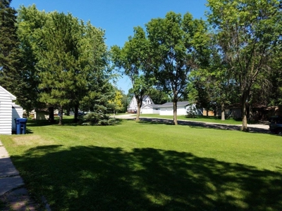 ABSOLUTE REAL ESTATE Residential Home w/Beautiful Lot - image 6