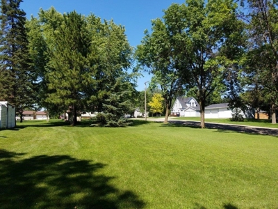 ABSOLUTE REAL ESTATE Residential Home w/Beautiful Lot - image 16