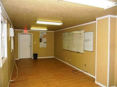 Commercial Building for Sale - Elk City, OK - image 19