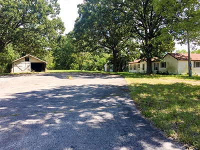 Country Estate Auction - Two Homes & Acreage in Rolla, MO - image 36
