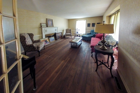 Country Estate Auction - Two Homes & Acreage in Rolla, MO - image 10