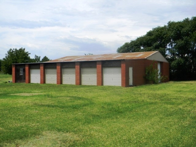 Home with Outbuildings for Sale - Clinton, OK - image 8