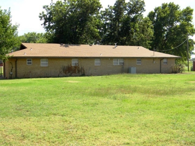Home with Outbuildings for Sale - Clinton, OK - image 4