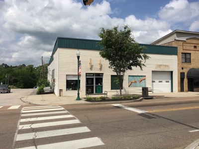 Commercial Building & Contents/5.3 Acre Tract Auction - image 19