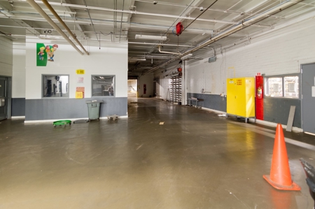 474,000 Sq Ft Former Kellogg's Food Manufacturing Plant - image 14