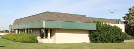 Restaurant Building at Absolute Auction in Emporia, Kansas - image 1