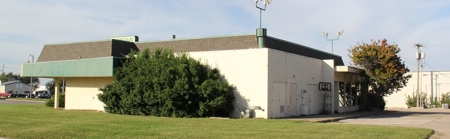 Restaurant Building at Absolute Auction in Emporia, Kansas - image 3