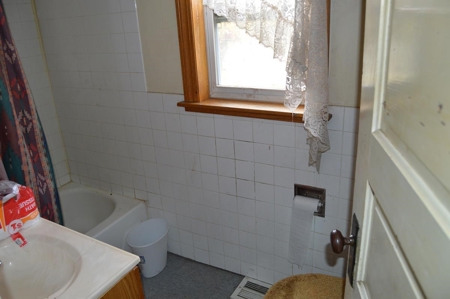 Commercial mixed use building to be sold at auction - image 14