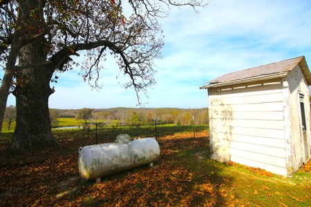Country Home in the Ozarks For Sale - image 13