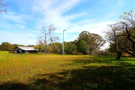 Country Home in the Ozarks For Sale - image 18