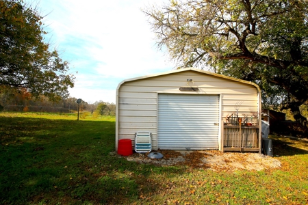 Country Home in the Ozarks For Sale - image 19