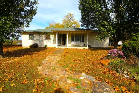 Country Home in the Ozarks For Sale - image 4