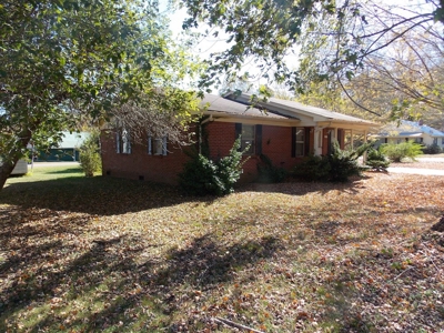 Home in Town on Corner Lot for Auction - image 3