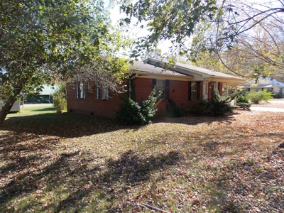 Home in Town on Corner Lot for Auction - image 2