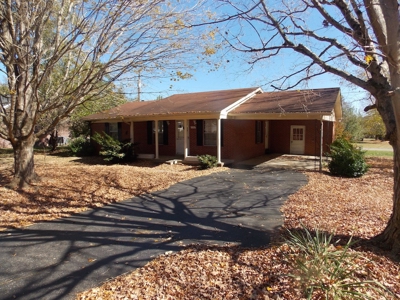 Home in Town on Corner Lot for Auction - image 1