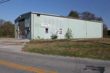 Commercial Building & Land for Sale Master Commissioiner - image 4