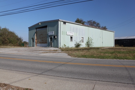 Commercial Building & Land for Sale Master Commissioiner - image 1