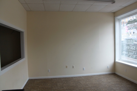 Downtown Retail/Office Space- Foreclosure Property for Sale - image 2