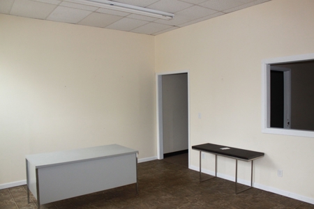 Downtown Retail/Office Space- Foreclosure Property for Sale - image 4