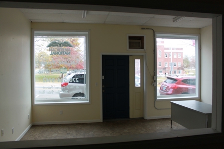 Downtown Retail/Office Space- Foreclosure Property for Sale - image 1