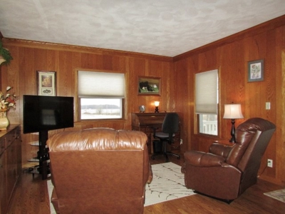 Nice Country Home and Farm Land for Auction - image 17