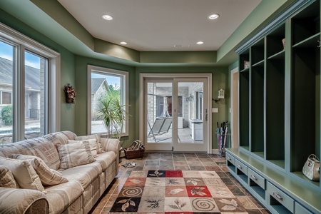 Luxury Multi-Generational Family Estate & Acreage Auction - image 32
