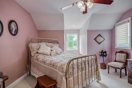 Luxury Multi-Generational Family Estate & Acreage Auction - image 42