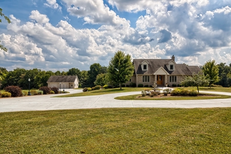 Luxury Multi-Generational Family Estate & Acreage Auction - image 2