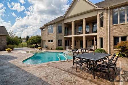 Luxury Multi-Generational Family Estate & Acreage Auction - image 9
