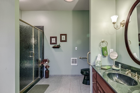 Luxury Multi-Generational Family Estate & Acreage Auction - image 48