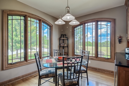 Luxury Multi-Generational Family Estate & Acreage Auction - image 17
