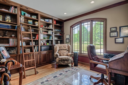 Luxury Multi-Generational Family Estate & Acreage Auction - image 29