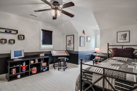 Luxury Multi-Generational Family Estate & Acreage Auction - image 41