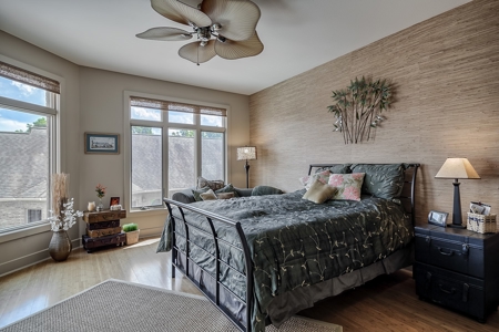 Luxury Multi-Generational Family Estate & Acreage Auction - image 35