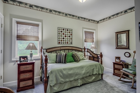 Luxury Multi-Generational Family Estate & Acreage Auction - image 47