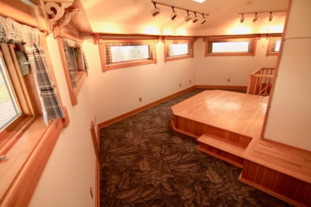 Green Lake Log Home and Land Live Auction - image 30