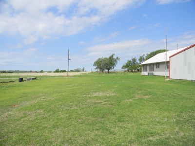 3 bedroom 2 bath Home for Sale in Thomas, Oklahoma - image 18