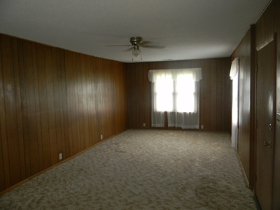 3 bedroom 2 bath Home for Sale in Thomas, Oklahoma - image 1
