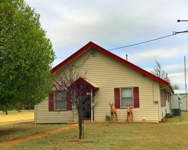 3 bedroom 2 bath Home for Sale in Thomas, Oklahoma - image 21