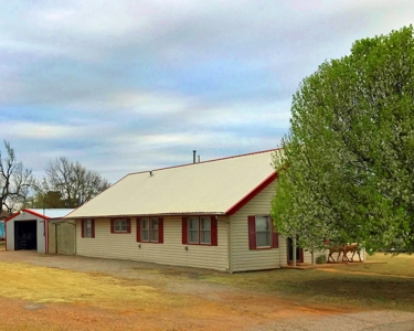 3 bedroom 2 bath Home for Sale in Thomas, Oklahoma - image 20