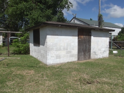 Clinton, OK Home for Sale - 3 bed, 1 bath - image 17