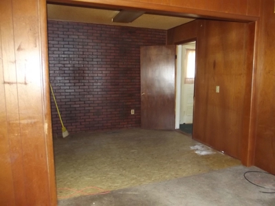 Clinton, OK Home for Sale - 3 bed, 1 bath - image 15