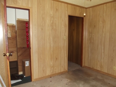 Clinton, OK Home for Sale - 3 bed, 1 bath - image 9