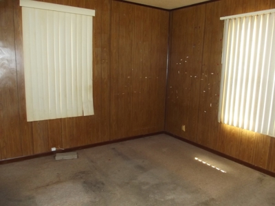 Clinton, OK Home for Sale - 3 bed, 1 bath - image 10