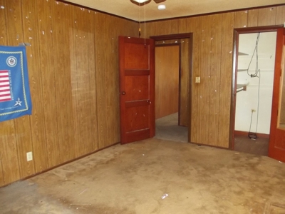 Clinton, OK Home for Sale - 3 bed, 1 bath - image 6