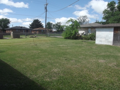 Clinton, OK Home for Sale - 3 bed, 1 bath - image 16