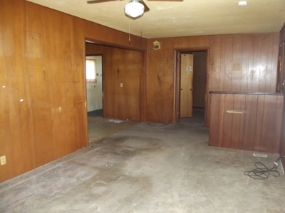 Clinton, OK Home for Sale - 3 bed, 1 bath - image 5